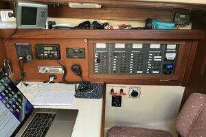 1986 Catalina 36 thumbnail 3