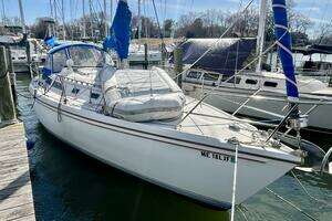 1986 Catalina 36 thumbnail 6