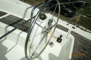 2010 Beneteau Oceanis 43 thumbnail 14
