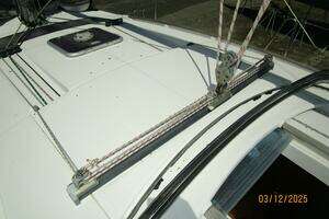 2010 Beneteau Oceanis 43 thumbnail 9