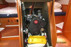 43' Beneteau auxiliary access1