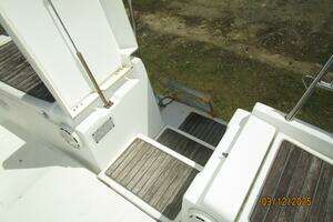 2010 Beneteau Oceanis 43 thumbnail 21