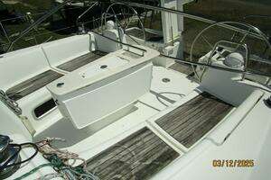 2010 Beneteau Oceanis 43 thumbnail 10