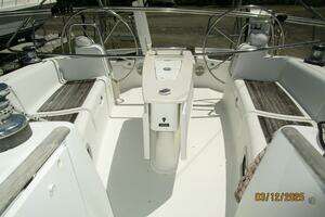 2010 Beneteau Oceanis 43 thumbnail 12