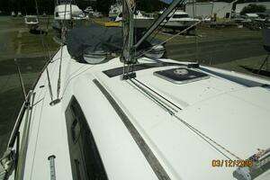 2010 Beneteau Oceanis 43 thumbnail 5
