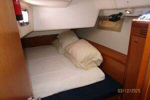 2010 Beneteau Oceanis 43 thumbnail 32