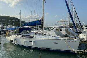 2010 Beneteau Oceanis 43 thumbnail 1