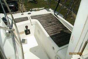2010 Beneteau Oceanis 43 thumbnail 19