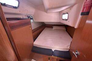 2010 Beneteau Oceanis 43 thumbnail 34