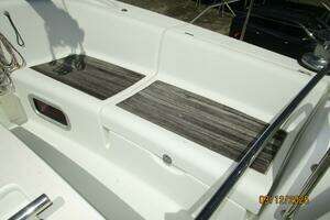 2010 Beneteau Oceanis 43 thumbnail 18