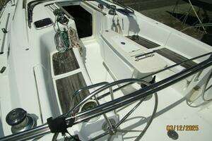 2010 Beneteau Oceanis 43 thumbnail 11