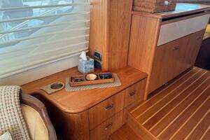 2010 Tiara Yachts 5800 Sovran thumbnail 41
