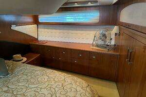 2010 Tiara Yachts 5800 Sovran thumbnail 78