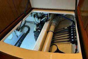 2010 Tiara Yachts 5800 Sovran thumbnail 90