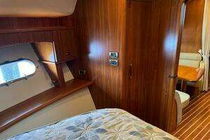 2010 Tiara Yachts 5800 Sovran thumbnail 69