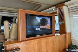 2010 Tiara Yachts 5800 Sovran thumbnail 96