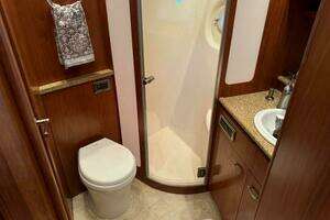 2010 Tiara Yachts 5800 Sovran thumbnail 65