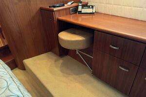 2010 Tiara Yachts 5800 Sovran thumbnail 81