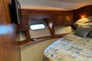 2010 Tiara Yachts 5800 Sovran thumbnail 67