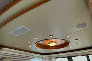 2010 Tiara Yachts 5800 Sovran thumbnail 39