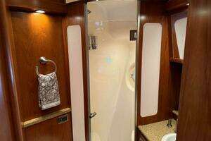 2010 Tiara Yachts 5800 Sovran thumbnail 64