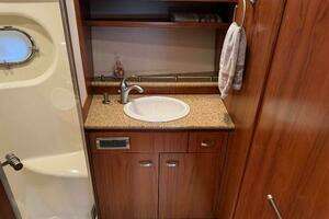 2010 Tiara Yachts 5800 Sovran thumbnail 63