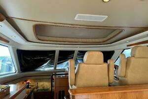 2010 Tiara Yachts 5800 Sovran thumbnail 40