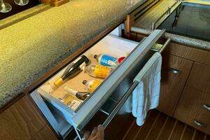 2010 Tiara Yachts 5800 Sovran thumbnail 52