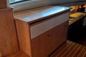 2010 Tiara Yachts 5800 Sovran thumbnail 42