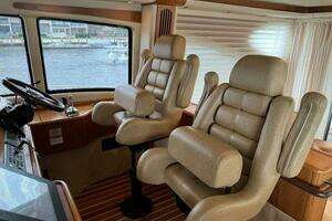 2010 Tiara Yachts 5800 Sovran thumbnail 24