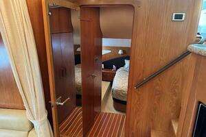 2010 Tiara Yachts 5800 Sovran thumbnail 74