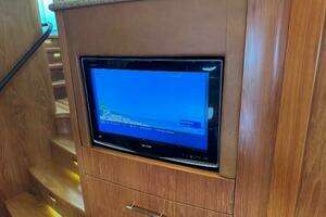 2010 Tiara Yachts 5800 Sovran thumbnail 61