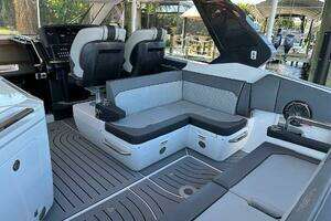 2022 Galeon 325 GTO thumbnail 44