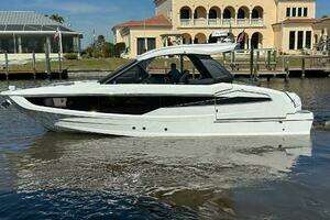 2022 Galeon 325 GTO thumbnail 24