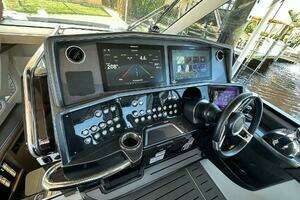 2022 Galeon 325 GTO thumbnail 32
