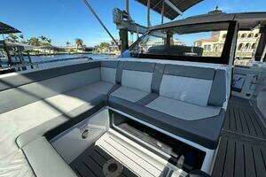 2022 Galeon 325 GTO thumbnail 53