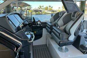 2022 Galeon 325 GTO thumbnail 27