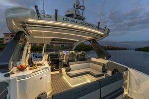 2022 Galeon 325 GTO thumbnail 16