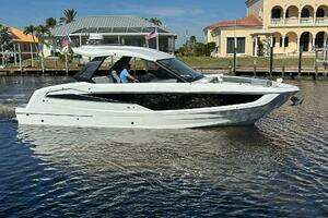 2022 Galeon 325 GTO thumbnail 5