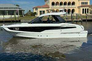 2022 Galeon 325 GTO thumbnail 2