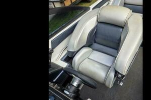 Helm Bucket Seat