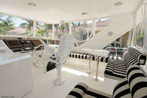 2005 Ocean Alexander 58 Motor Yacht thumbnail 7