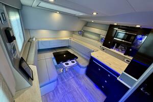 Salon/Galley