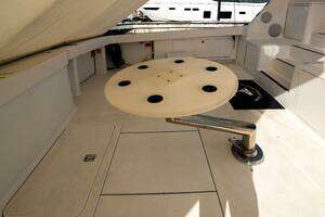 2005 Viking 74 Enclosed Bridge thumbnail 8