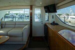 2005 Viking 74 Enclosed Bridge thumbnail 16