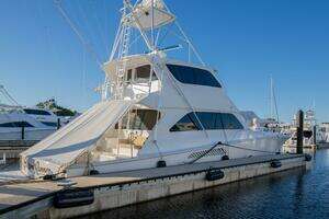 2005 Viking 74 Enclosed Bridge thumbnail 1