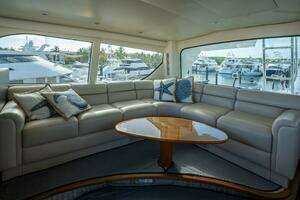 2005 Viking 74 Enclosed Bridge thumbnail 17