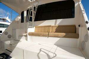 2005 Viking 74 Enclosed Bridge thumbnail 10