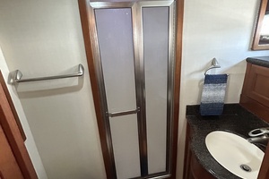 45' Northwest master stateroom head
