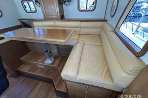 45' Northwest pilothouse aft seating2